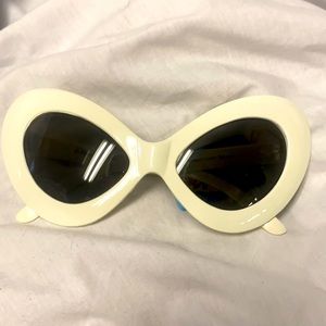 Extreme cat eye sunglasses